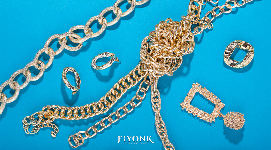 Düğümlenmiş Zincir Kolyeler Nasıl Açılır?