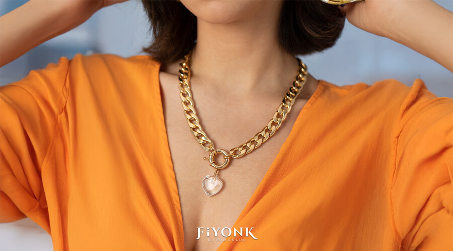 Anneler Günü’ne Özel Altın Kolye Hediyeleri