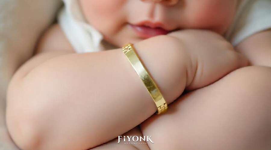 Yeni Doğan Bebek İçin Altın Bileklik ve Küpe Çeşitleri